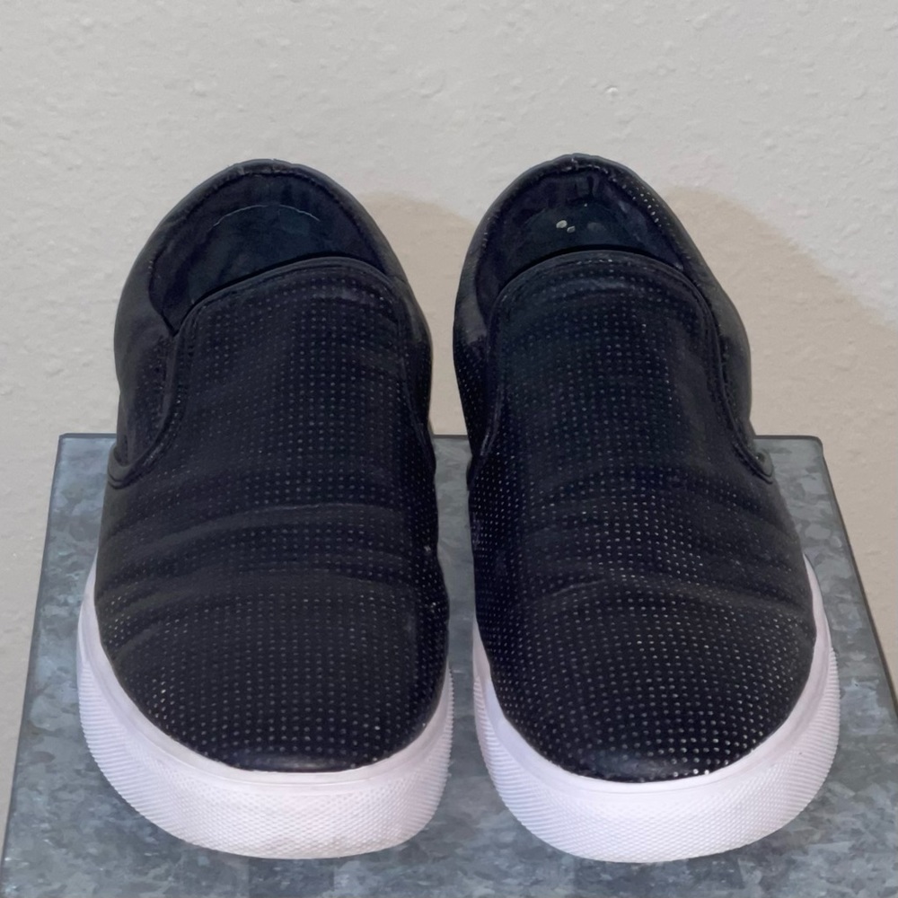 Guess Men’s Black Perforated Loafer Slip On Shoes, Size 11 - Picture 5 of 9